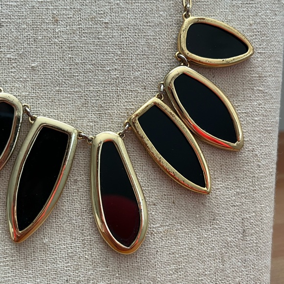 Stella and Dot Allegra reversable necklace gold and black - Picture 3 of 9